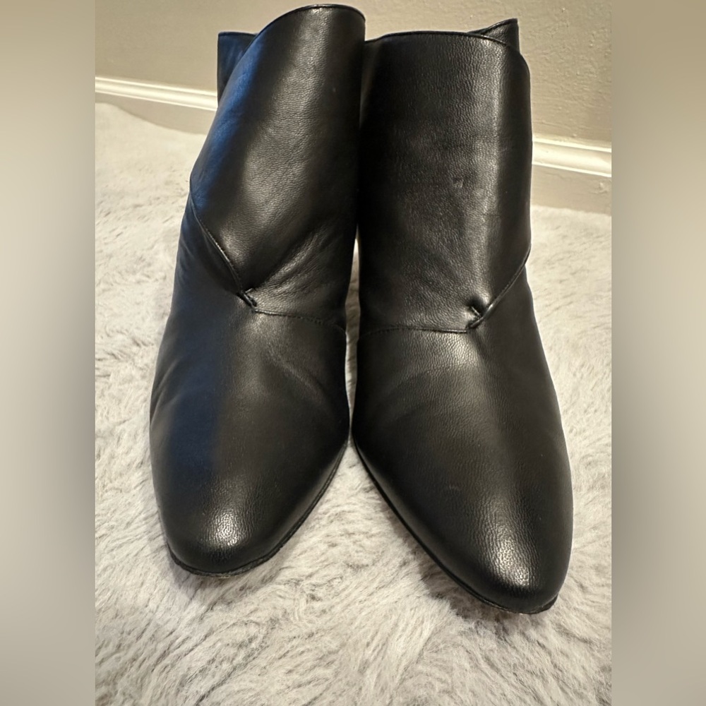 Manolo Blahnik Diaz lambskin leather black short ankle boots size 37 or US 7 - Picture 8 of 9
